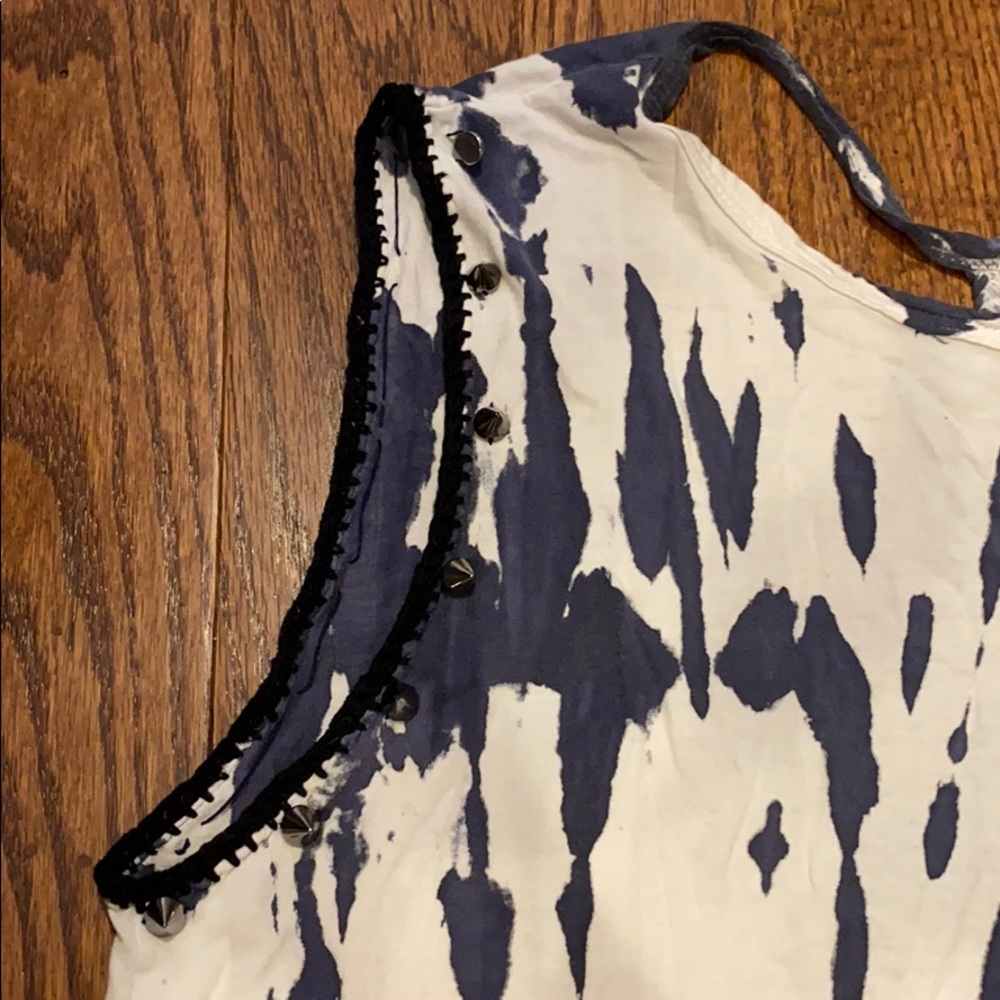 Cropped Top - Picture 2 of 3